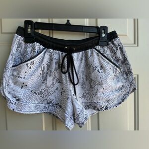 David Lerner Snakeskin Lounge & Workout Shorts – Size M